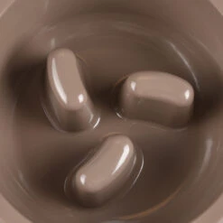 Flamingo Gamelle Mangi Slow Feeder Taupe En Mélamine 950ml -Magasin De Fournitures Pour Chats 23e298fe93f982902fa0dd7cf16843c4206852a6db304901f3babaf4a344620d